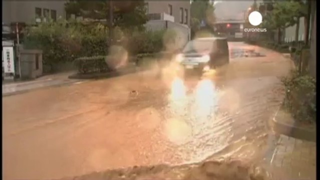 Giappone: 300mila evacuati per il tifone Man-Yi, allerta...