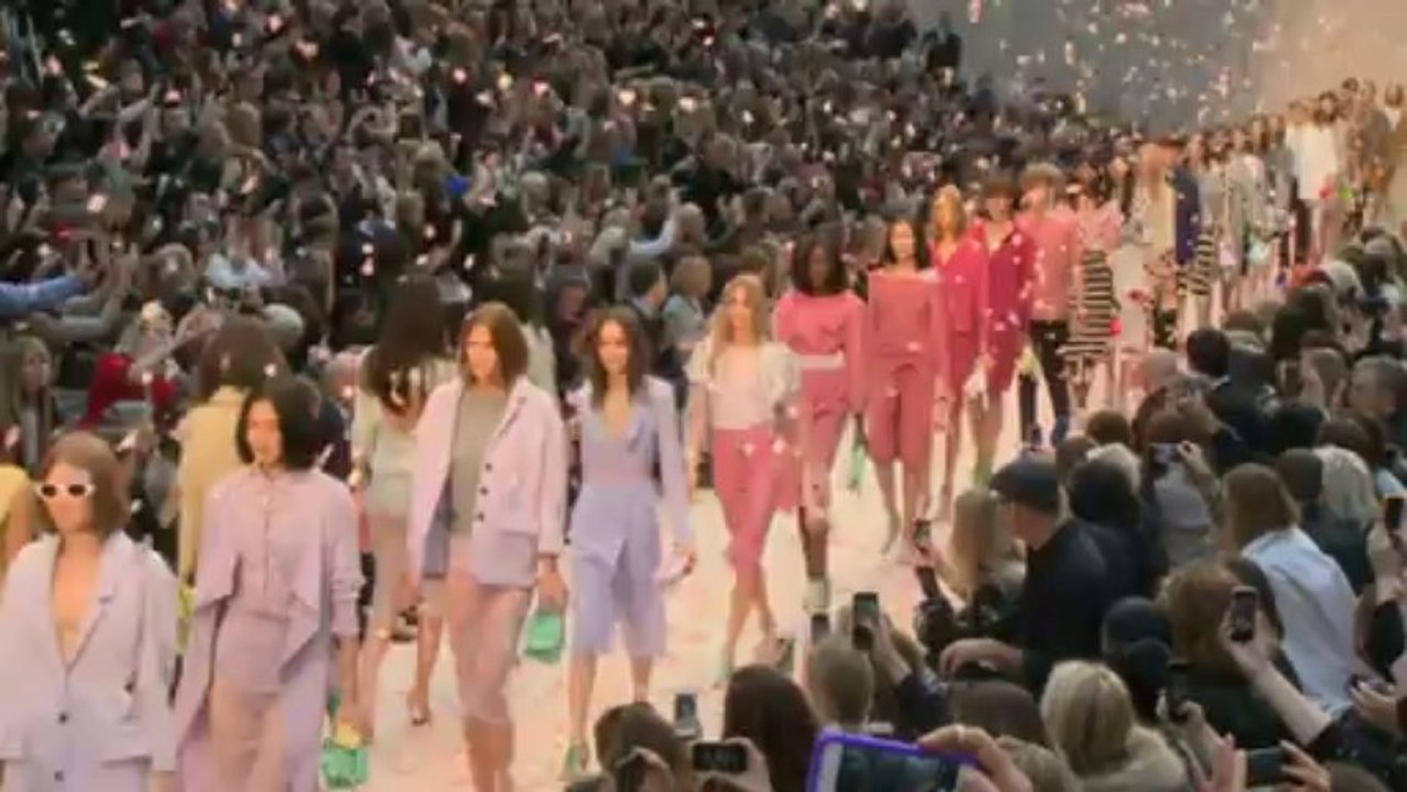 Burberry love: Harry Styles and Sienna Miller are big fans