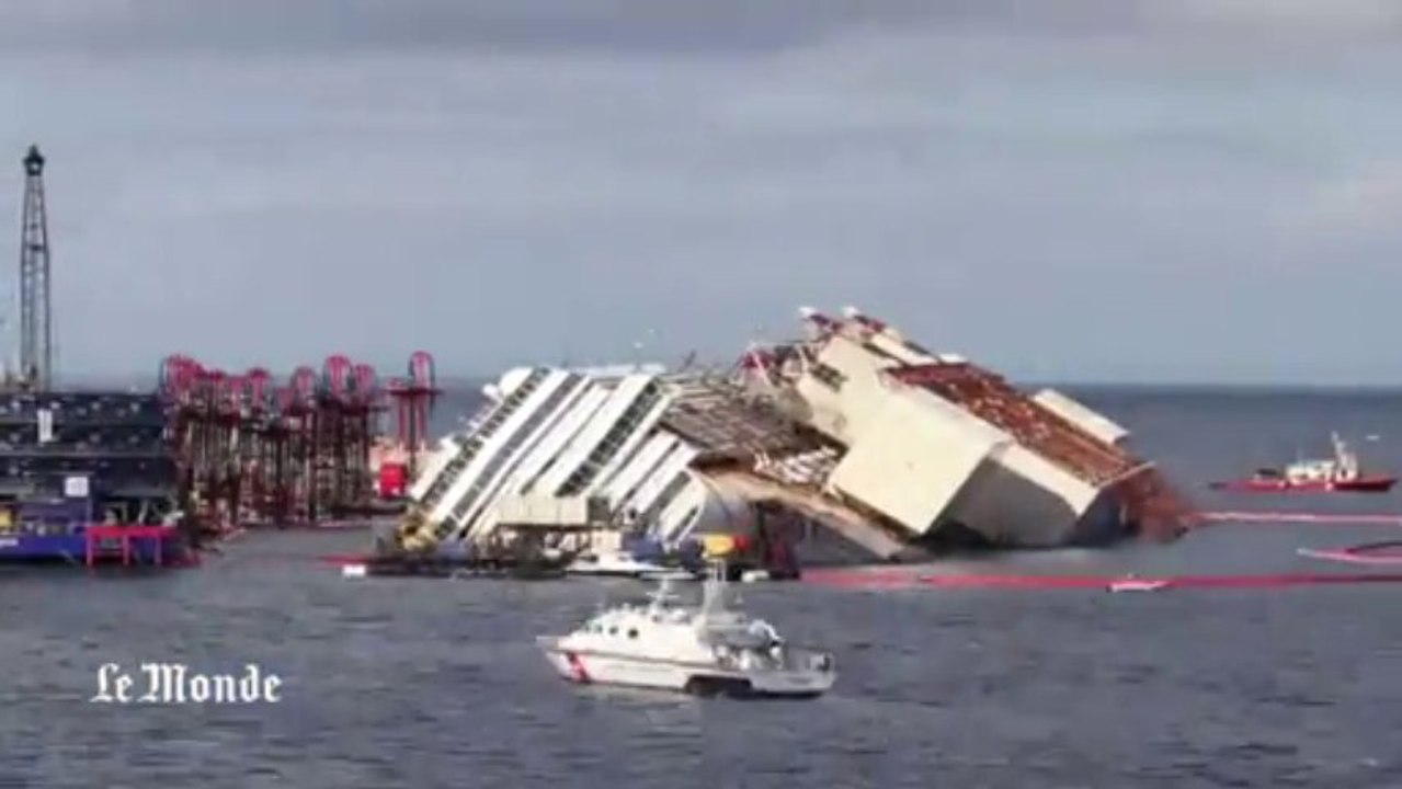 Le redressement du "Costa Concordia" en time-lapse