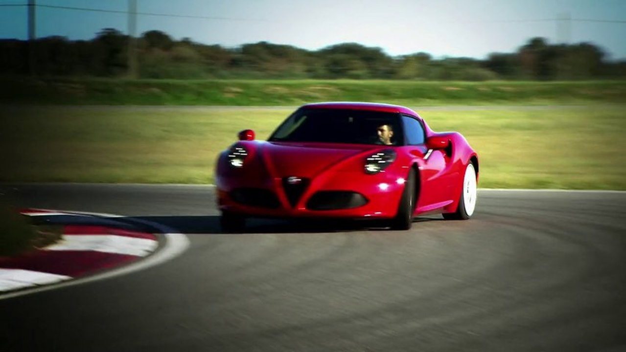 Giancarlo Fisichella au volant de l'Alfa Romeo 4C