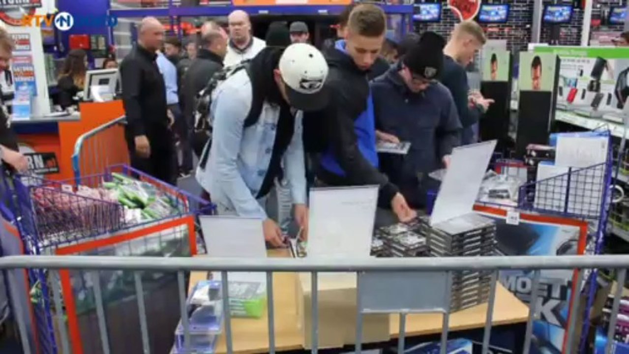 Groningers in de rij voor nieuw computerspel - RTV Noord