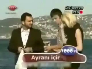 Bir zahmet tut yengenin elinden gizli kamera şakası