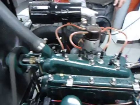 MOTEUR RENAULT 396 AU RALENTI ET PRESSION D'HUILE