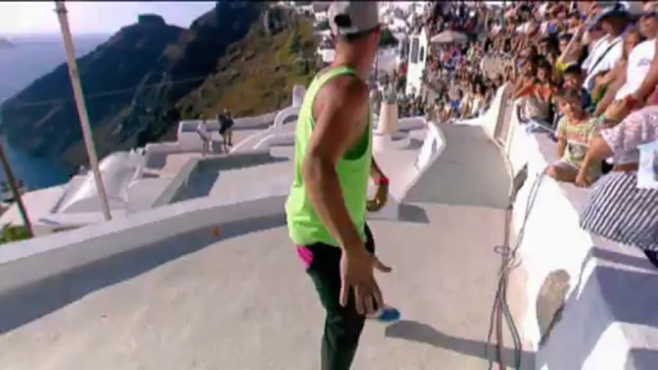 Deporte Extremo - De Meyers reina en Santorini en la Red Bull Art of Motion