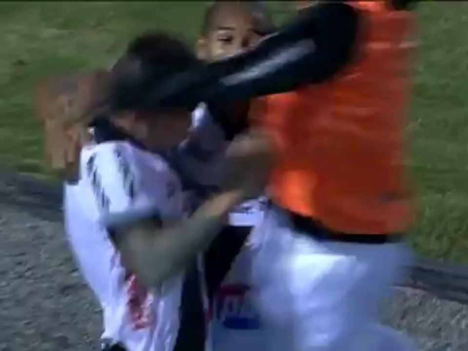 Ponte Preta derrota o Corinthians em crise