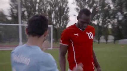 Ο Μπολτ προπονεί τον Αγουέρο πριν το ντέρμπι του Μάντσεστερ!