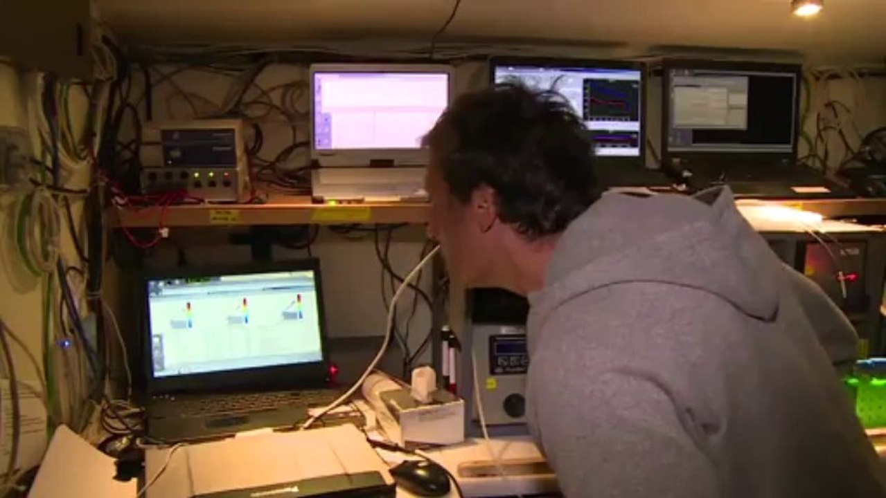 Interview d'Emmanuel Boss, chef scientifique, avant l'arrivée à Tuktoyaktuk (Canada) à la fin de la nouvelle station © V.Hilaire/francetv nouvelles écritures/Thalassa/Tara Expéditions