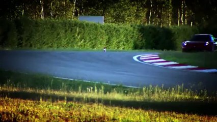 L'Alfa Romeo 4C conduite par Giancarlo Fisichella sur le circuit de Balloco