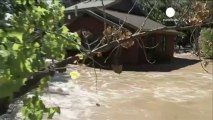 Colorado flood rescuers comb area with hundreds still...