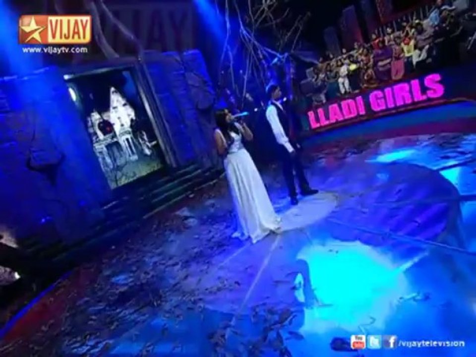 Santhosh and Rakshitha sing  Nenjam Marappathillai