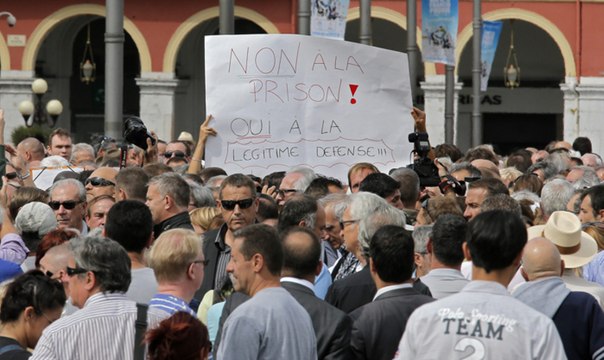 Le bijoutier niçois met en cause les parents du braqueur