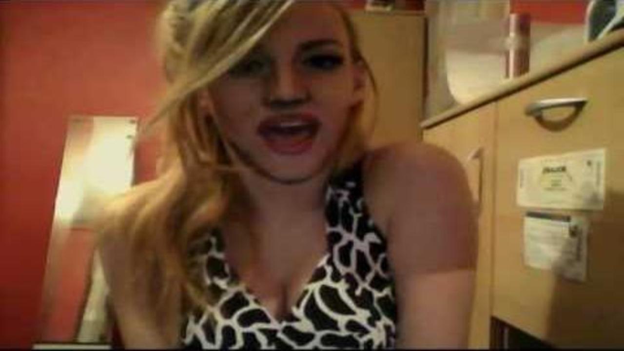GWEN STEFANI make up TRANSFORMATION!!!