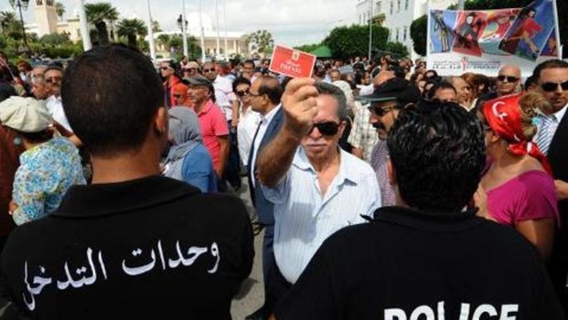 Tunisian journalists strike over arrest