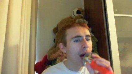 Wiwi égratigne "je vis ma vie" de Pauline