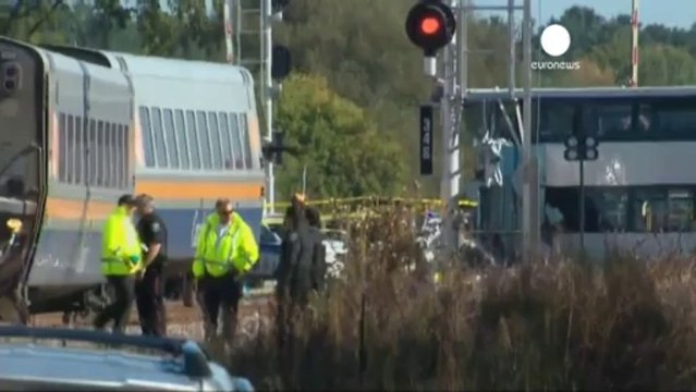 Scontro tra un autobus e un treno a Ottawa, almeno...