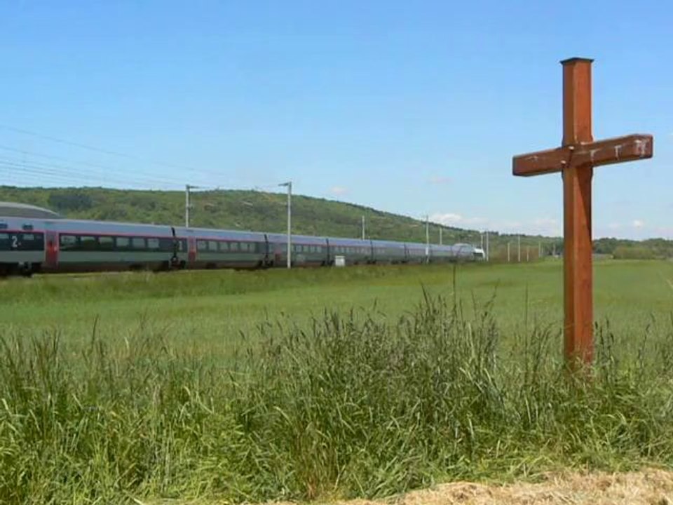 TGV R 4523 Carmillon à Liesle, à destination de Marseille.