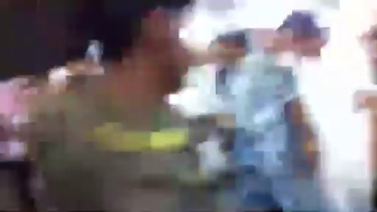 Sheikh Sudais Imam e Kaabah going back after praying Makkah Saudia