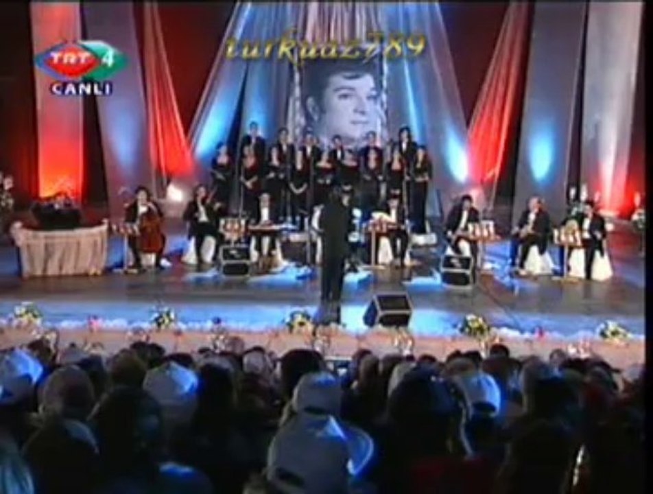 EGE ÜNİVERSİTESİ DTMK Klasik Türk Müziği Korosu-Gözlerinin içine başka hayâl girmesin