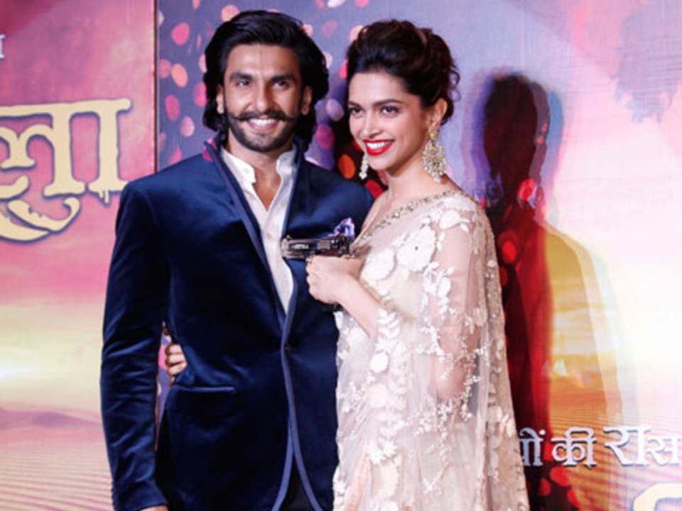Lehren Bulletin Ranveer and Deepika In Deep Tro...