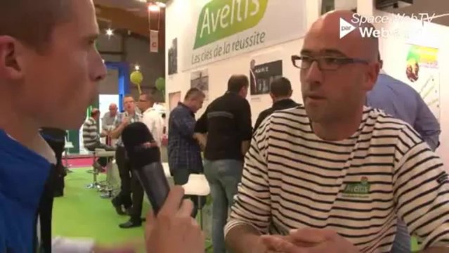 Chez Aveltis, un petit train pour donner une image dynamique des jeunes producteurs de porcs.