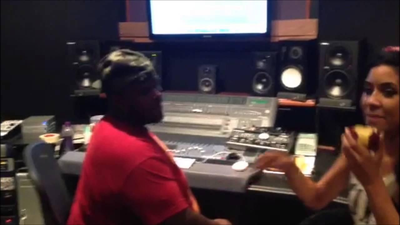 THE GLITTER DIARIES: EPISODE 5 "JUSTIN BIEBER VOCAL STUDIO"