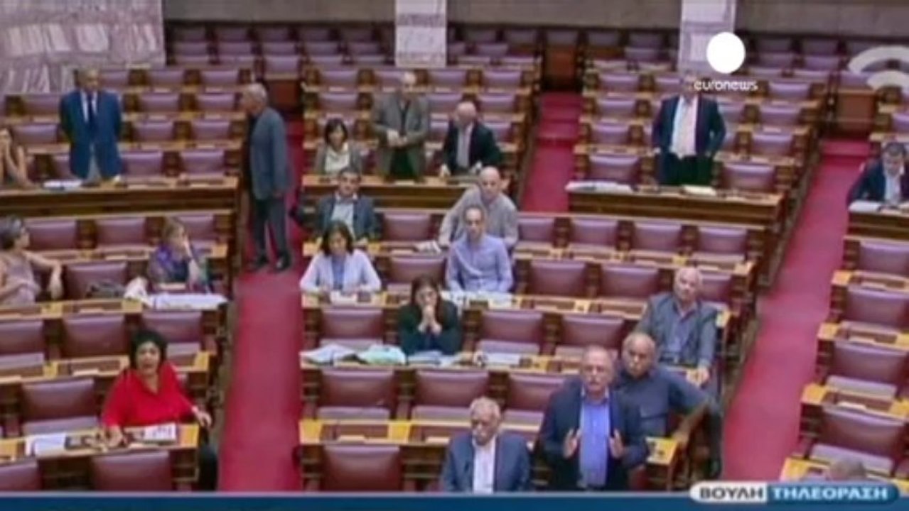 Rabbia e tristezza in Grecia ai funerali del rapper...