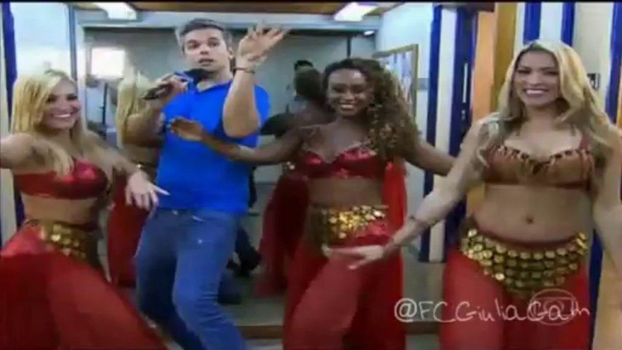 Elenco se diverte com sonhos de Lucindo em Sangue Bom - Video Show