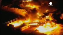Decenas de evacuados al incendiarse un planta química...