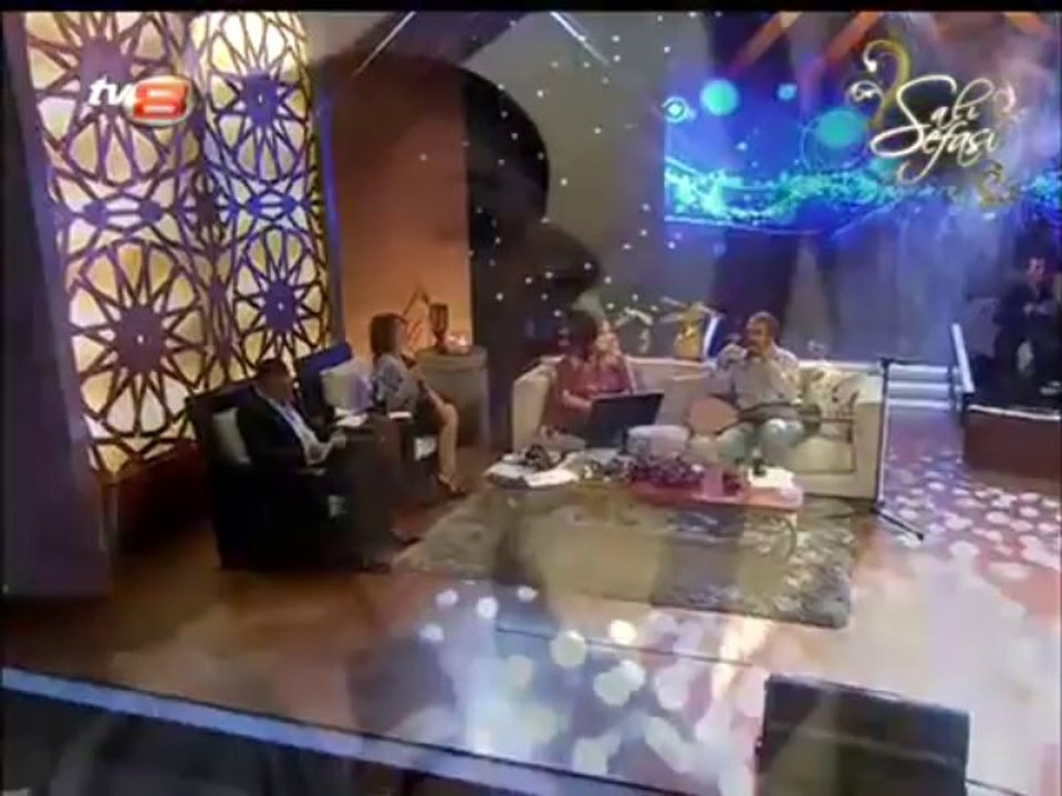 ZARA ŞİMDİ UZAKLARDASIN CANLİ