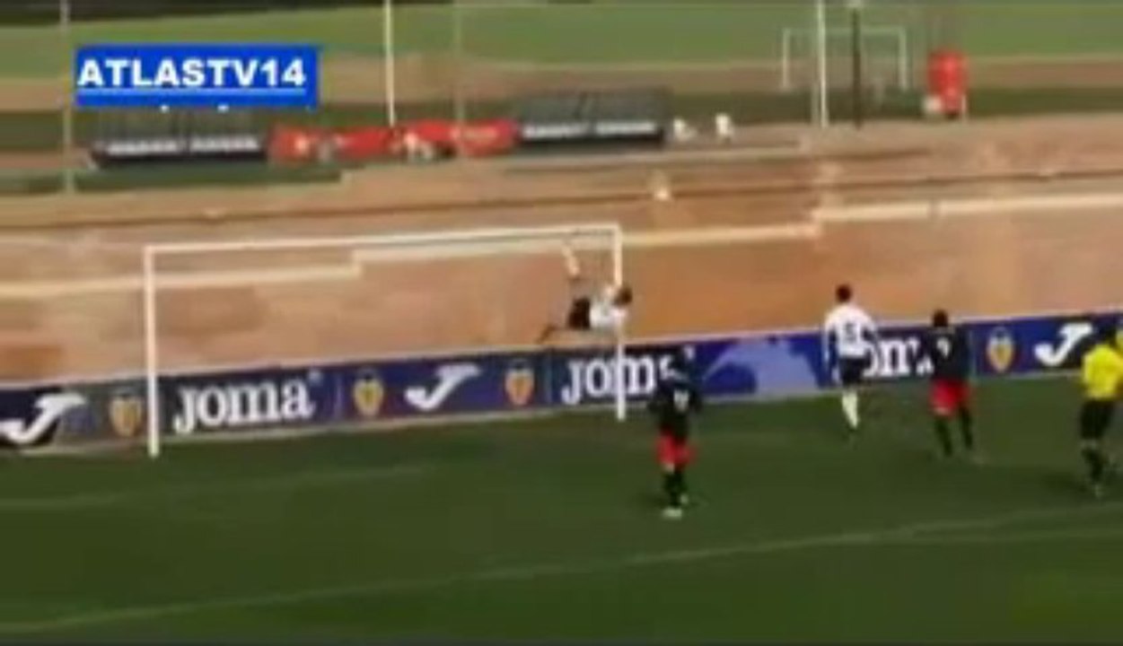 Tsubasa gibi defans oyuncusu