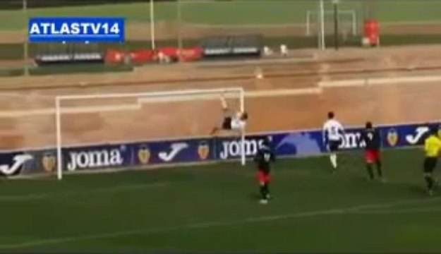 Tsubasa gibi defans oyuncusu