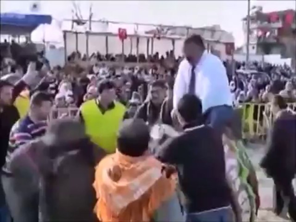 Yusuf Çaylı'nın Deve İle İmtihanı! (Fethiye Deve Güreşleri)