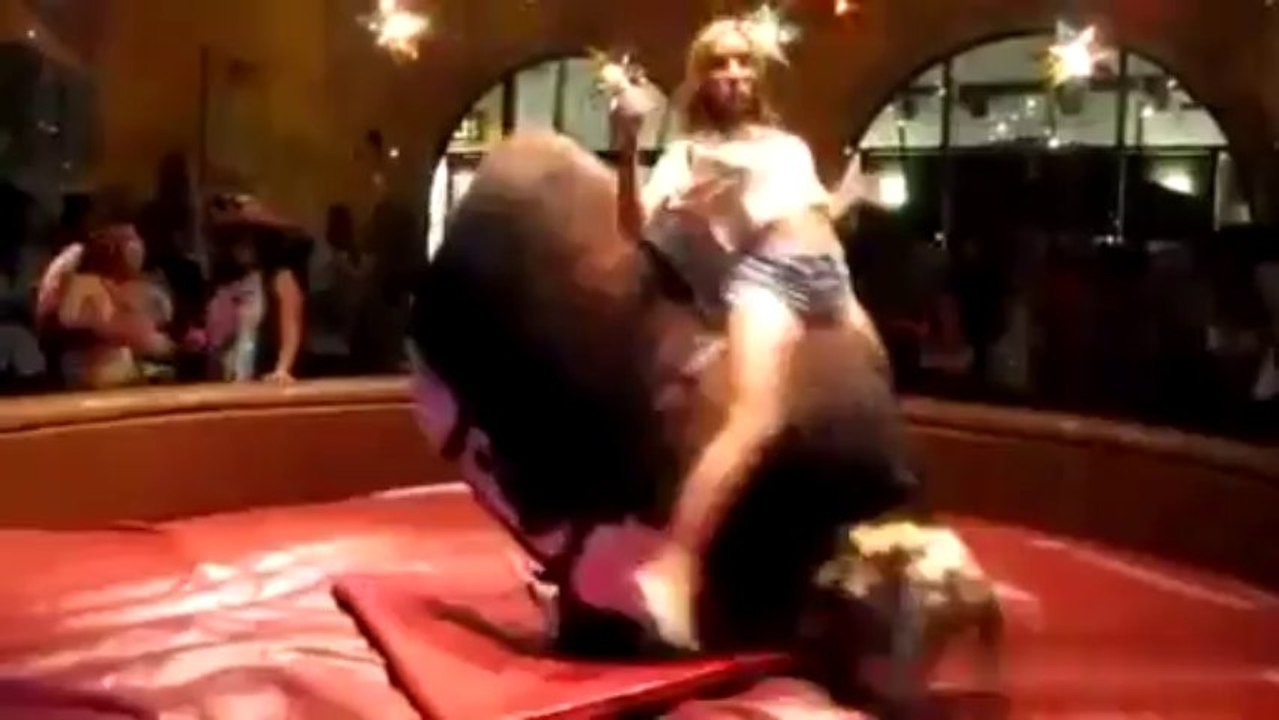 Rodeonun Kitabını Yeniden Yazan Sexy Hatun!