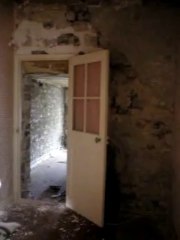 1er trou dans le mur