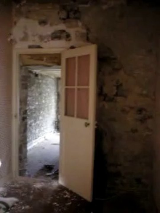 1er trou dans le mur