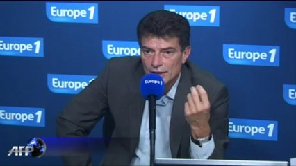 Réclamer sa tête ? "Pas le genre" d'Ayrault," dit Durand