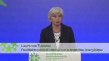 Conférence environnementale : Laurence Tubiana remet la synthèse du débat national sur la transition énergétique