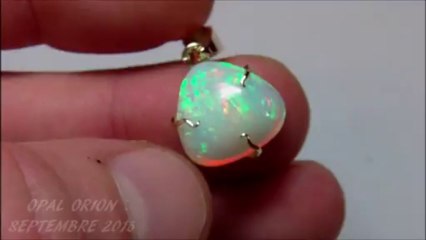 AAB34 - OPAL ORION - Bijou Sur Mesure - Pendentif Or massif 18 Carats & Opale Ethiopie Welo