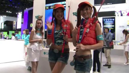 Gamers check out new Playstation, Pin Tokyo