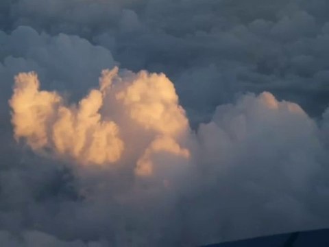 Au-dessus des nuages