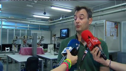 Un robot que actúa al recibir las órdenes del cerebro