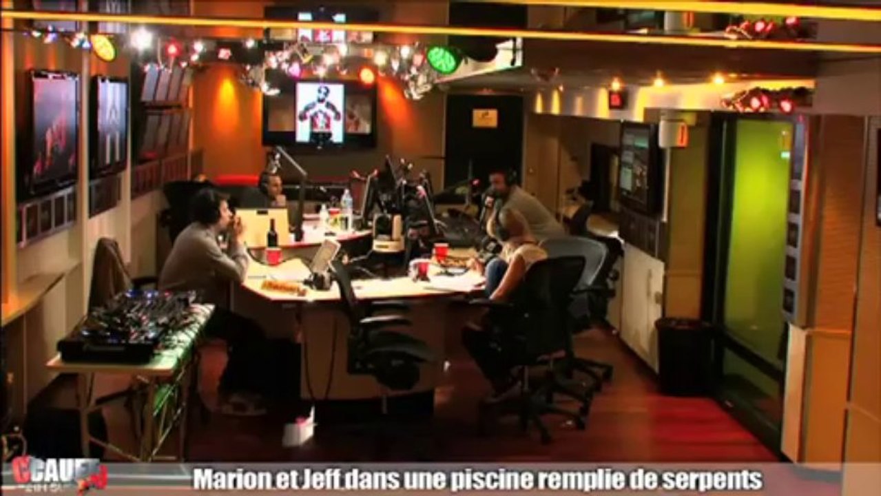 Jeff et Marion dans une piscine remplie de serpents - C'Cauet sur NRJ