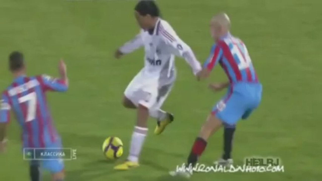 Ronaldinho ● Dribbling Skills ● AC Milan