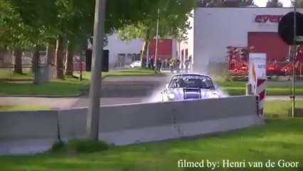 Spectacular rally crash scene of a Porsche 964 RSR