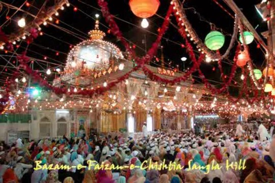 Aj Rung Ha Ri Maa Rung Ha Ri - Nusrat Fateh Ali Khan (Qawwal) - Kalam Hazrat Ameer Khusro (R.A)