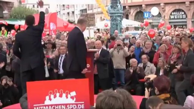 Veille de législatives en Allemagne : Merkel et...