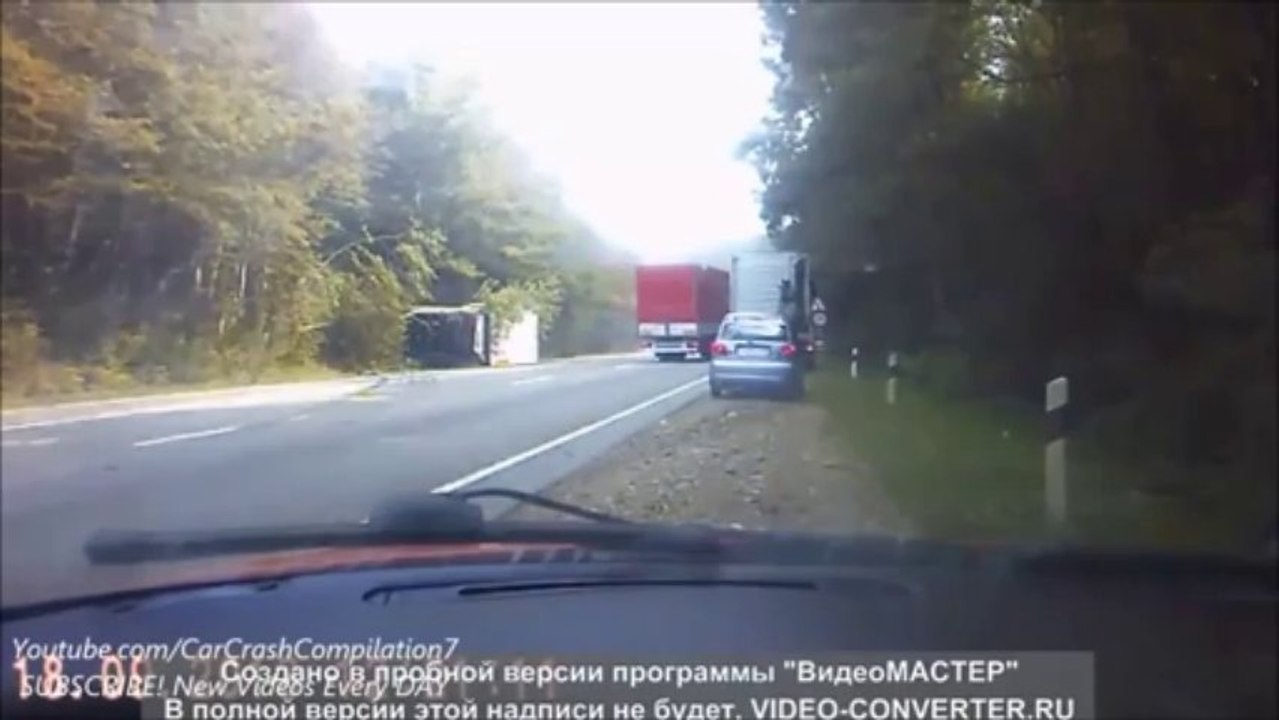 Compilation de gros FAILS et CRASH en voiture et en moto...