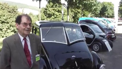 André Gromier, administrateur du Musée Ampère, à Poleymieux, explique l'intérêt des véhicules électriques