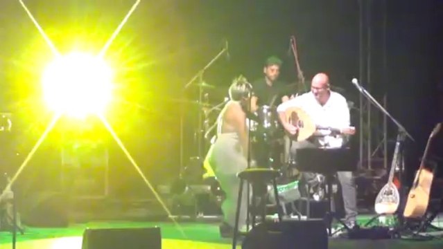 Ελεωνόρα Ζουγανέλη Η Επιμονή σου & Μες του Αιγαίου τα νησιά & Rasta Susta (4 Σεπτεμβρίου 2013, Ρόδος, Θέατρο Μεσαιωνικής Τάφρου)