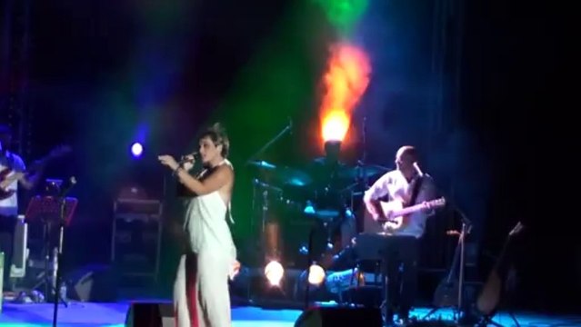 Ελεωνόρα Ζουγανέλη -Μικρά Βεγγαλικά (4 Σεπτεμβρίου 2013, Ρόδος, Θέατρο Μεσαιωνικής Τάφρου)